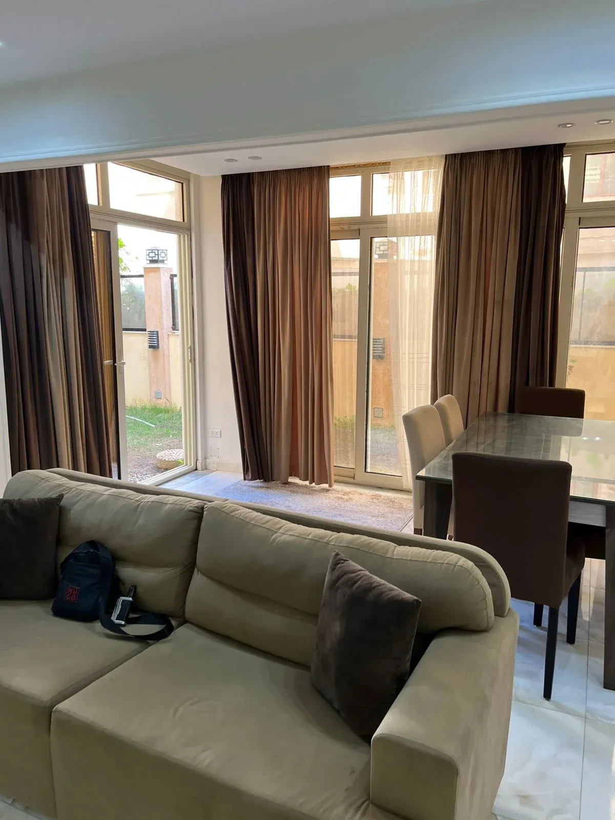 🏡 فيلا للبيع بالمعمورة الشاطئ | حديقة داخلية خاصة وخصوصية كاملة بجوارالبحر 🌴🌊 - Image 1
