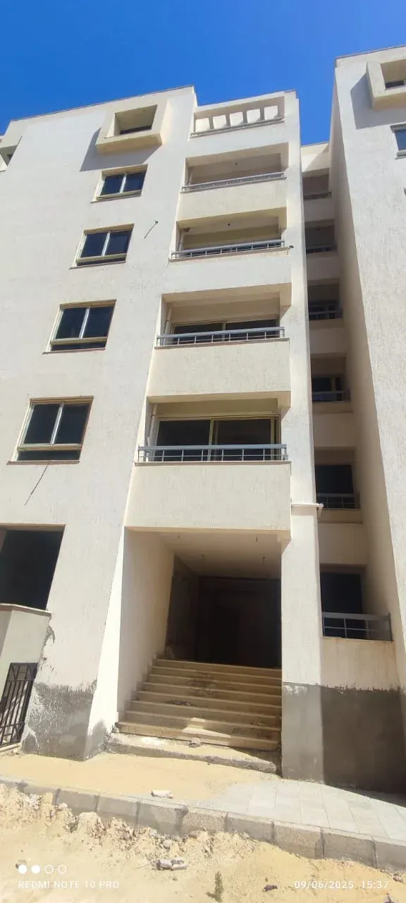 شقة كود 171 شقة 123م للبيع في برج العرب الجديدة – كمبوند الإسكندرية التجارية للأقطان – دور مميز