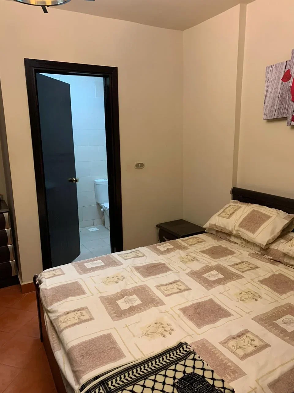 1️⃣ شاليه جولف بإطلالة مزدوجة على أبراج العلمين والمشاية 🔥 - Image 1