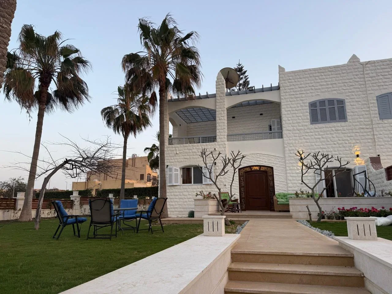 فيلا فاخرة للبيع في مارينا 2 بحديقة 400م ملك خاص – فرصة نادرة 🌴🏡 - Image 1