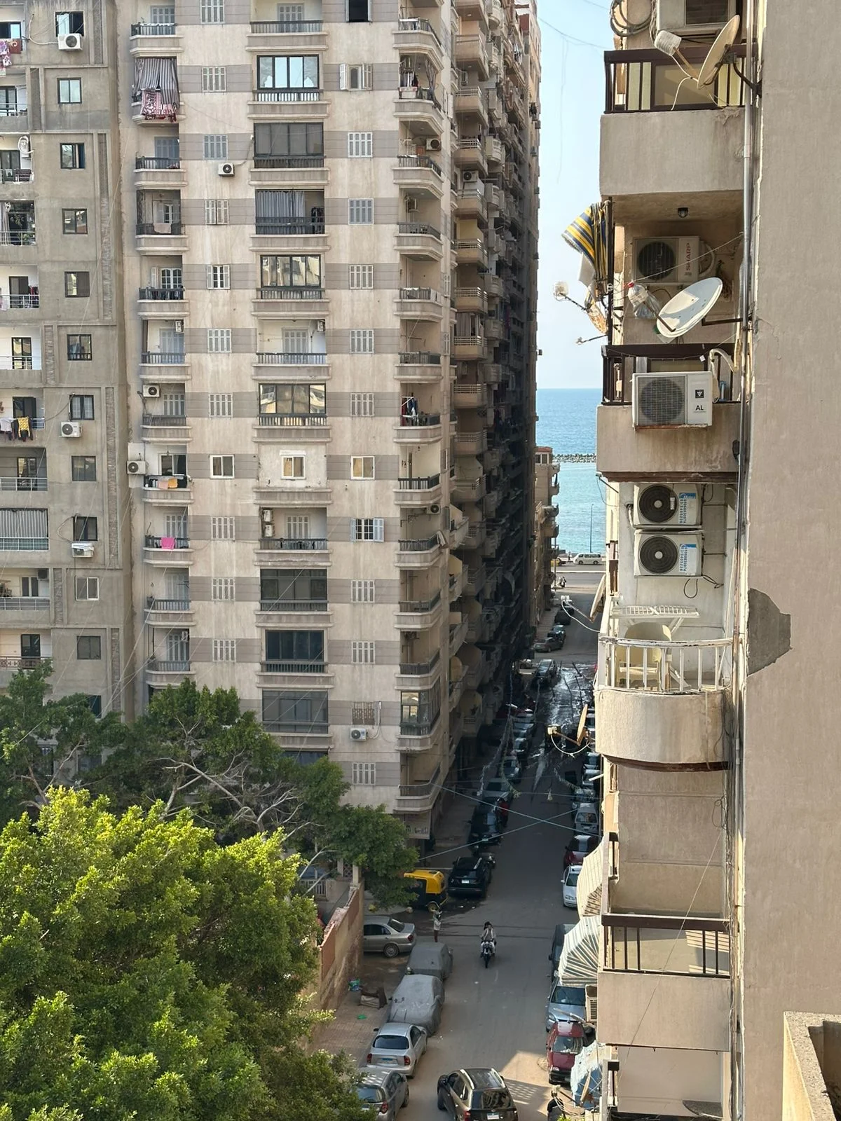 شقه للبيع كود 140 في سيدي بشر – سرايا ماركت شارع العيسوي – ترى البحر بوضوح – 3 غرف وريسبشن - Image 1